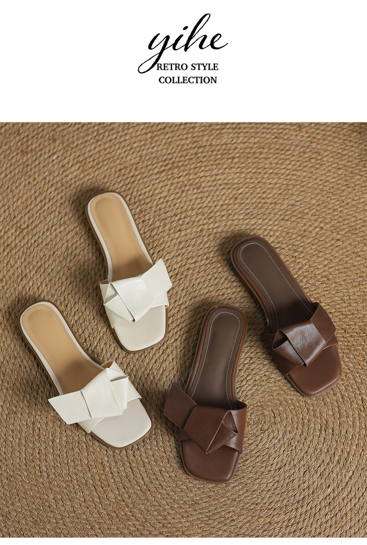 Dép sandal nữ da thật mũi vuông quai chữ V gấp gọn hoa — nâu, Màu trắng nhạt chi tiết 12