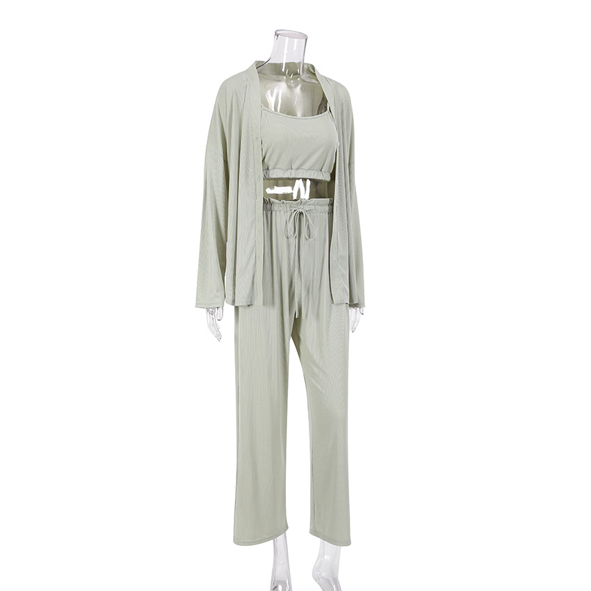 Dam pyjamaset i ribbstickat material ventilerande hemmabruk_voghion.com