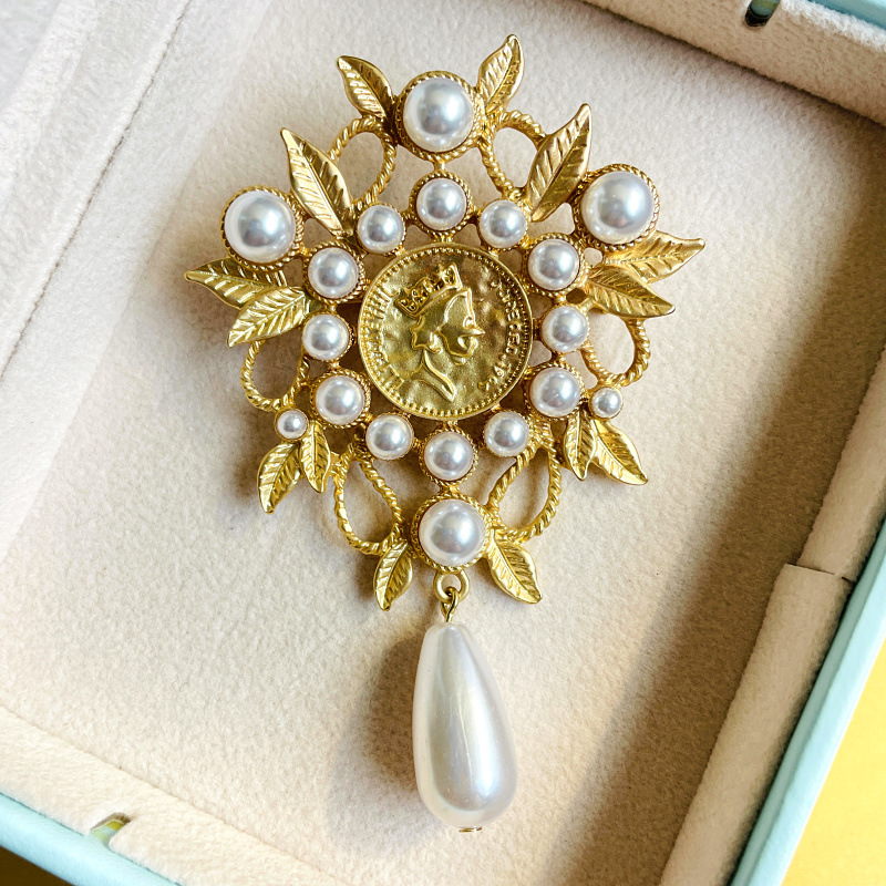 22g Weight Pearl Inlay Material Brooches Classification Holiday Occasion Alloy Material Leaf Pattern All Seasons Season Women's Gender Inlay Design Vintage Style, Simple Style Style Vintage Style Simple Style Pin Leaf Alloy Inlay Pearl Women's Brooches 3