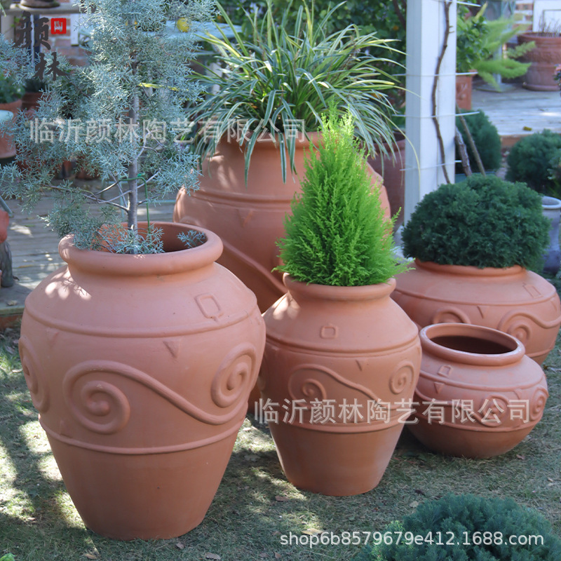 Grandes jardines al aire libre de terra terra terraza terraza de cerámica de barro rojo suelo de cerámica gruesa paisaje de cerámica roja gran maceta de plantas ventilada