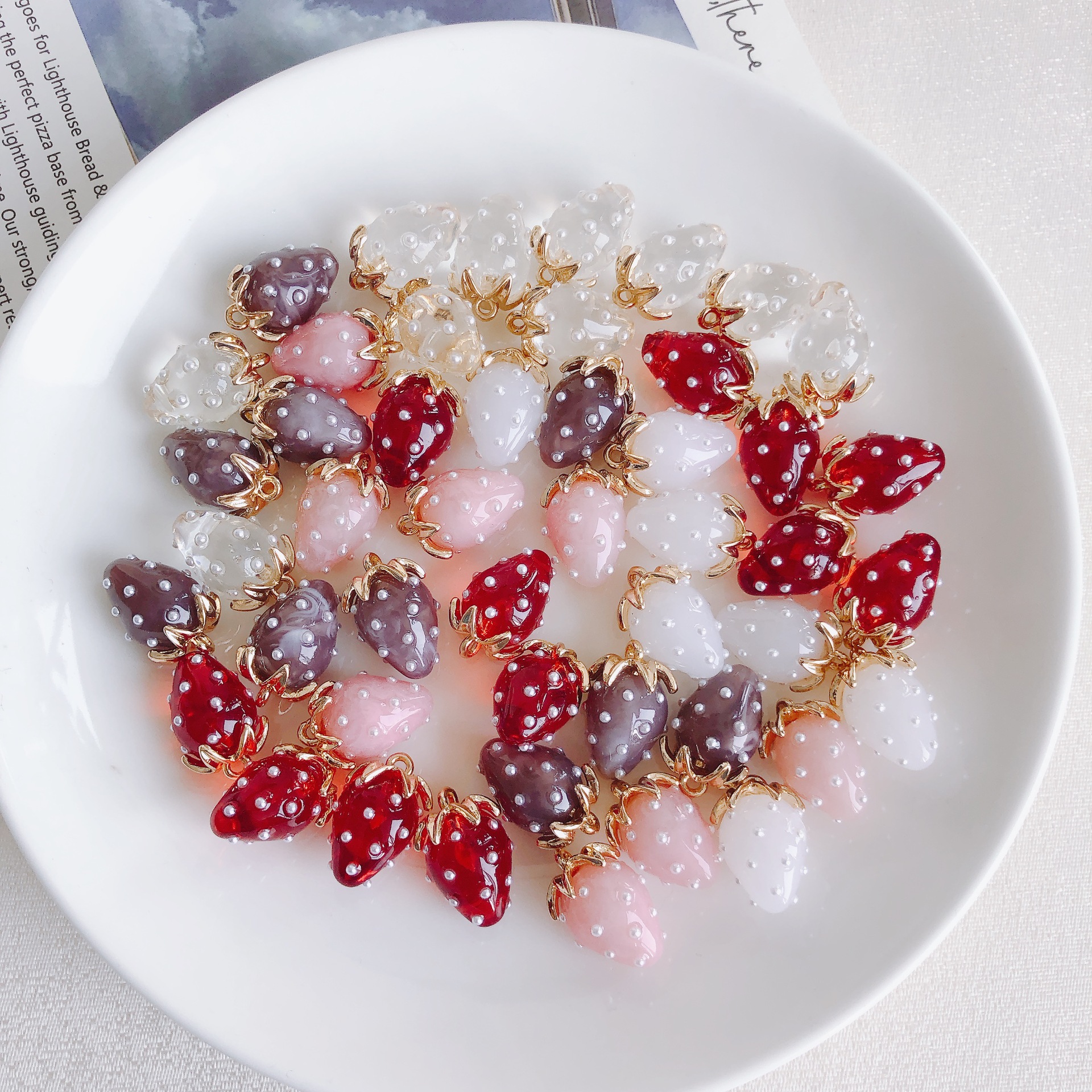 5g Weight Pendant Jewelry Making Type 2 PCS/Package Resin Strawberry Pendant