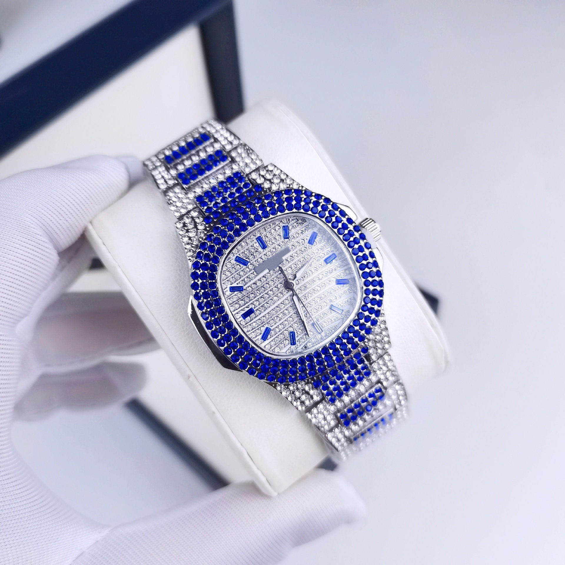 앵무새 수뢰 공장 현물 도매 여성 만 다이아몬드 세트 시계 패션 컬러 다이
