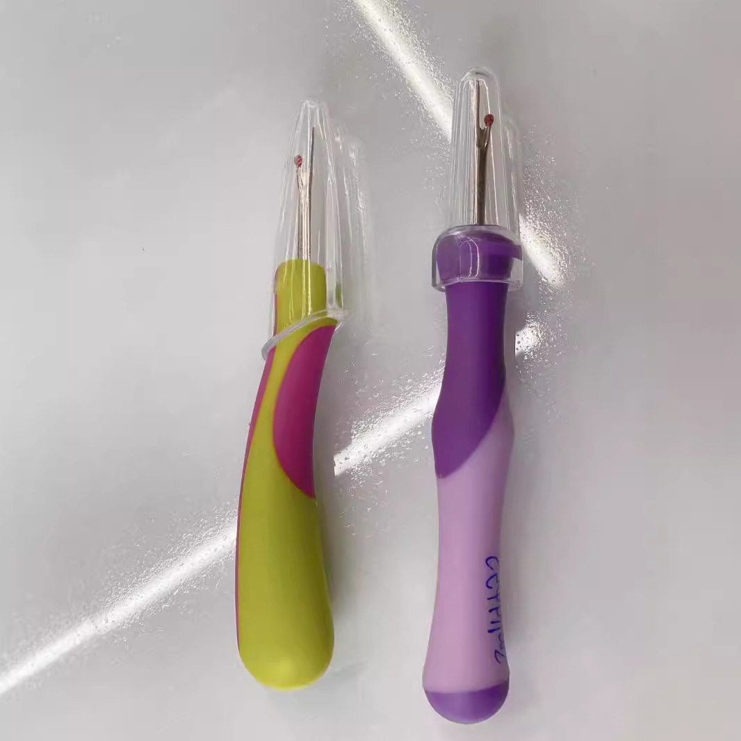 C31921520 Cuchillo de hilo Nuevo mango morado afilado Cuchillo de hilo con mango verde Desmontador de hilo de punto de cruz de bricolaje