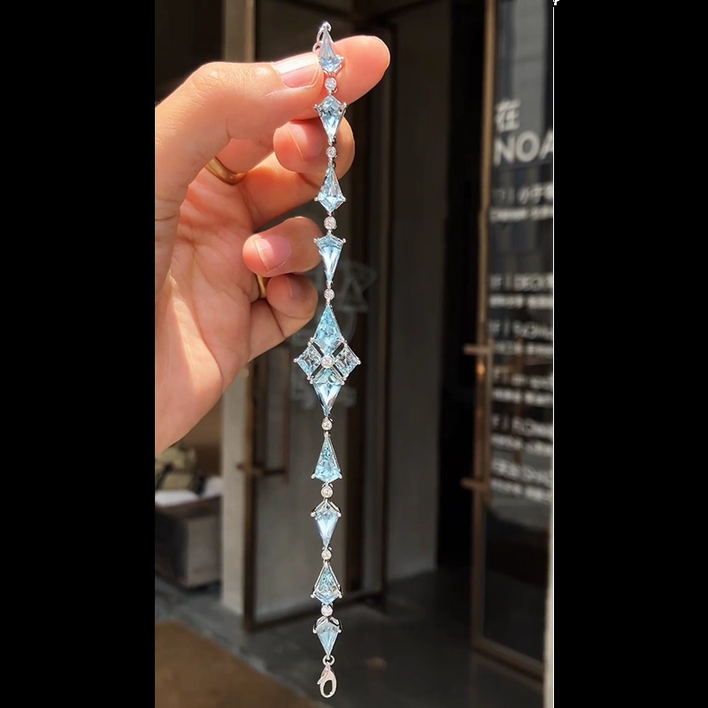 "Clear Salt Lake" Simple Blue Sparkling Diamond Bracelet, Clear and Healing, with a Sense of Luxury, Korean Style, Light Luxury, Versatile Jewelry