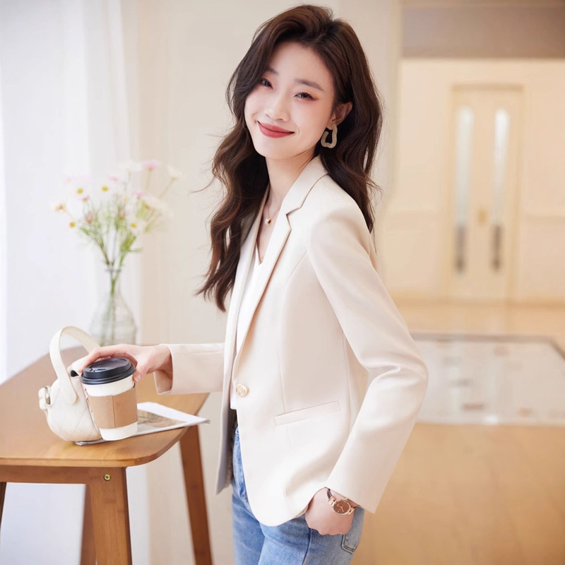 Cross-Border Off-White Blazer for Women, New Autumn and Winter Style, Padded, Slim-Fit, Short Casual Suit for Petite Women Cross-Border Off-White Blazer for Women, New Autumn and Winter Style, Padded, Slim-Fit, Short Casual Suit for Petite Women