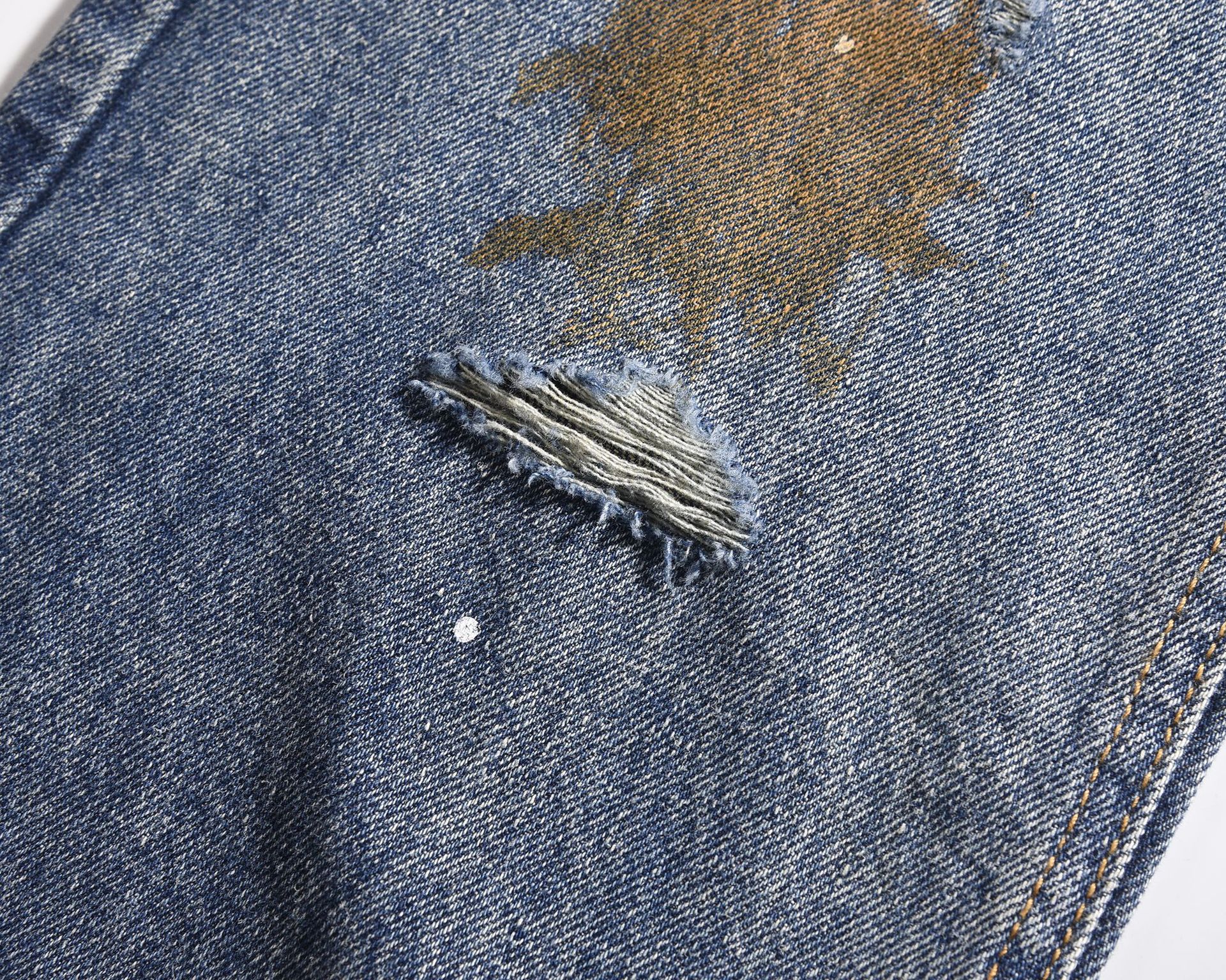 Herrenbekleidung High Street gewaschene, lockere, weit geschnittene ERD-Jeans im gleichen Stil mit ausgestelltem Bein_voghion.com