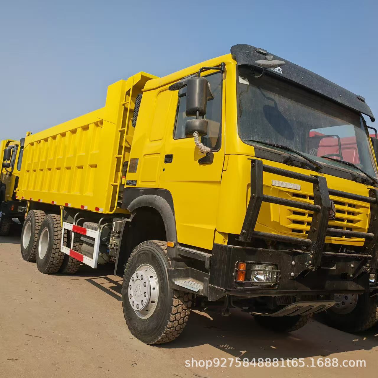 Howo 6×4 Dump Truck Export Version with Reinforced Guardrails for Engineering Earthwork and Sand and Gravel Transport