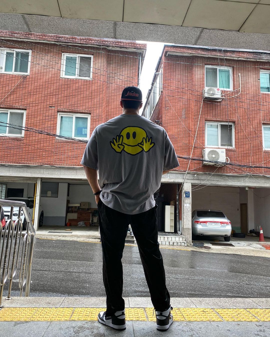 Men's Casual Printed Loose Fitting Basketball Training Shirt Short Sleeved Smiley Face T-Shirt Trendy Fitness Muscle Wearing_viptrois.com