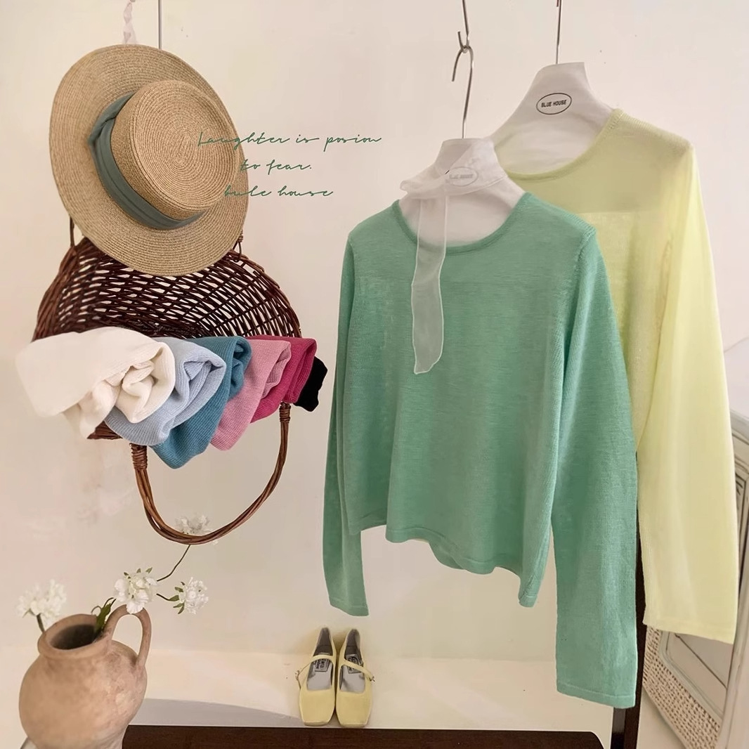 Respiratory breathable knitted thin long-sleeve with a round collar