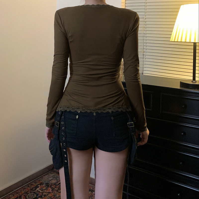 ins欧美风复古棕色蕾丝拼接撞色V领长袖秋冬显瘦收腰内搭A摆上衣|undefined