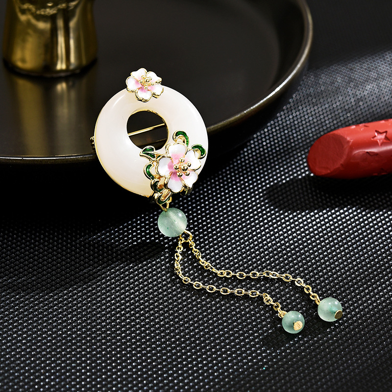Antique jade flower tassel brooch high-end women's peace buckle cheongsam corsage new vintage palace pin accessories