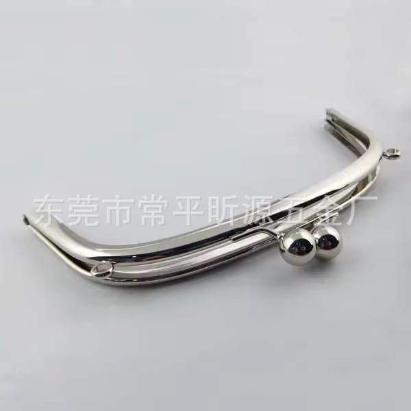 厂家生产各种款式五金箱、包、盒子、手袋铰