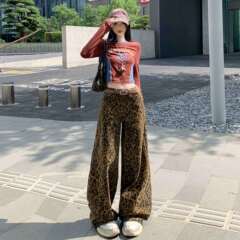 初秋には新しいヒョウ柄のファッションデザインがゆったりしています。