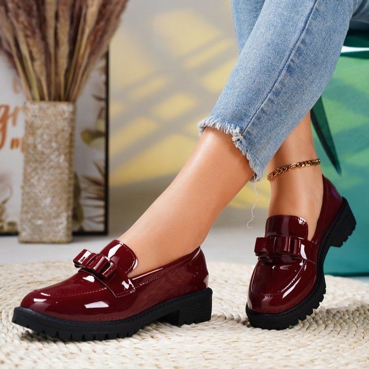 Medium Glossy Women's Heels European and American Fashion Casual Tassel Patent Leather 2025 New Retro Export Shoes Large Size Loafers