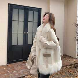 高端气质毛绒拼接仿皮草羽绒服女冬2025新款千金感白鸭绒爆款外套