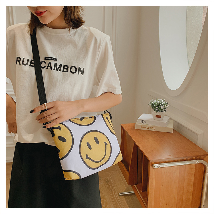 Wholesale Large Capacity Smiley Face Pattern Shoulder Canvas Bag Nihaojewelry display picture 13