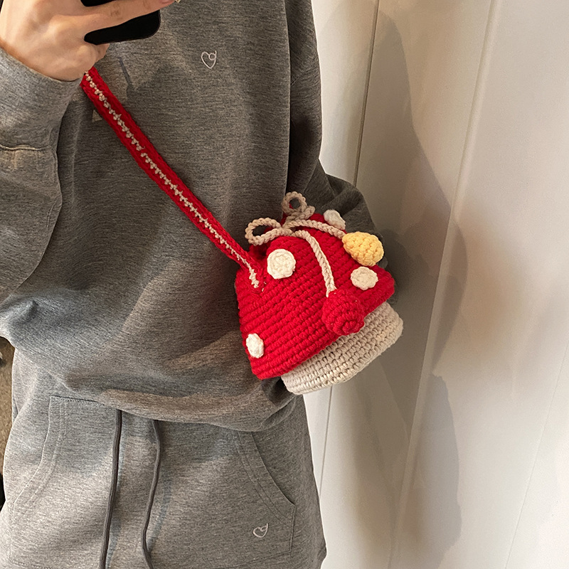 Productos acabados gancho de lana, bolsas de hombro para niños y niñas, lindas bolsas de cubo de agua para bebés, nuevas bolsas mini para niños