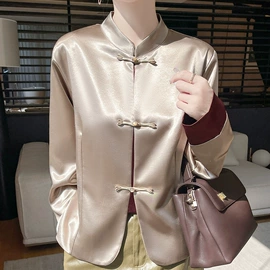 女式针织衫;女式T恤;连衣裙