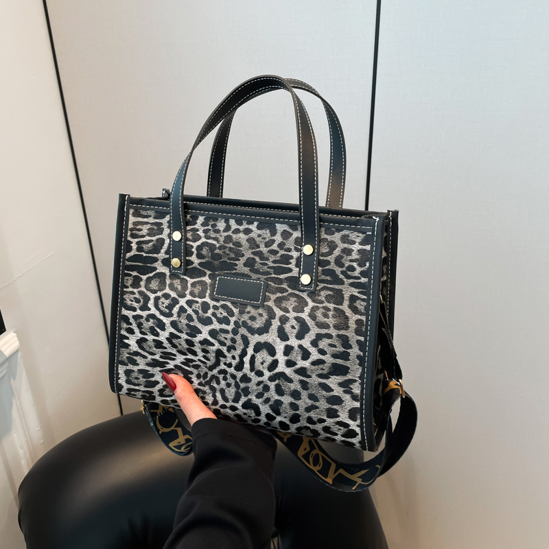 Otoño popular impresión leopardo bolso de gran capacidad para mujeres 2024 nuevo viaje bolsa de hombro bolso universitario bolsa de mano
