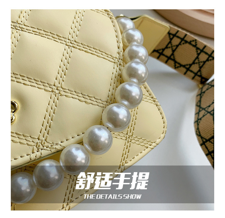 Fashion Pearl Chain Shoulder Messenger Portable Bag Wholesale display picture 18