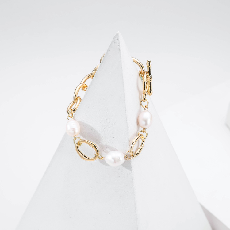 Sweet Pearl Gold Alloy Chain Bracelet display picture 6