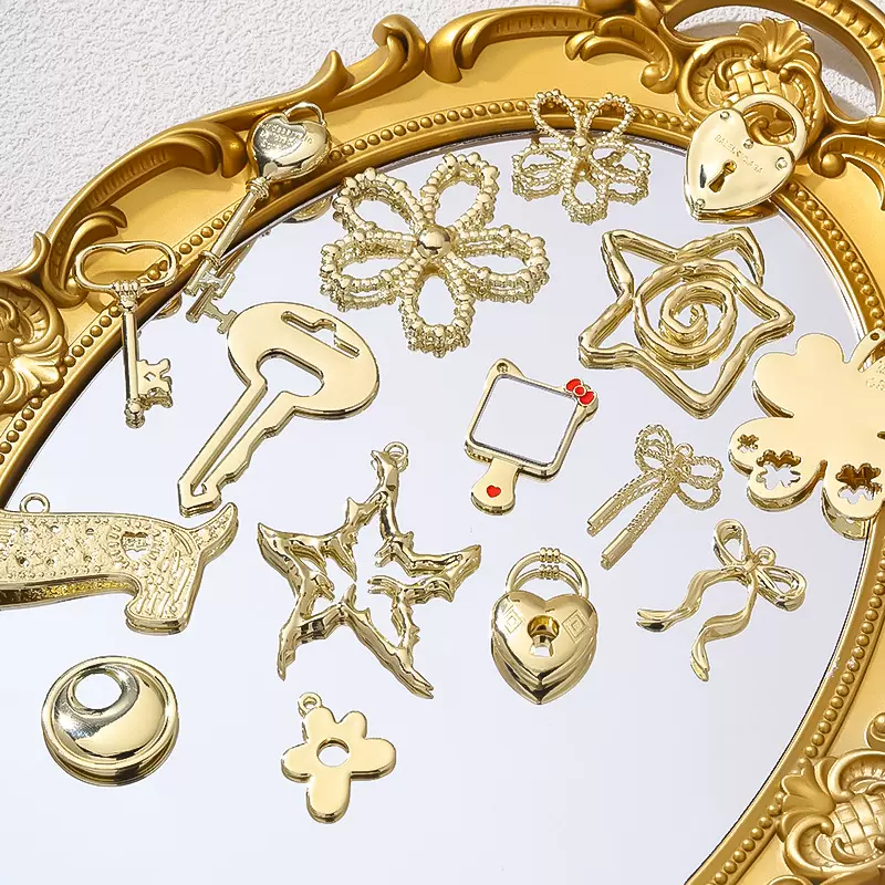 跨境新款金色不规则金属风爱心花朵钥匙环轻奢简约吊坠小众配件