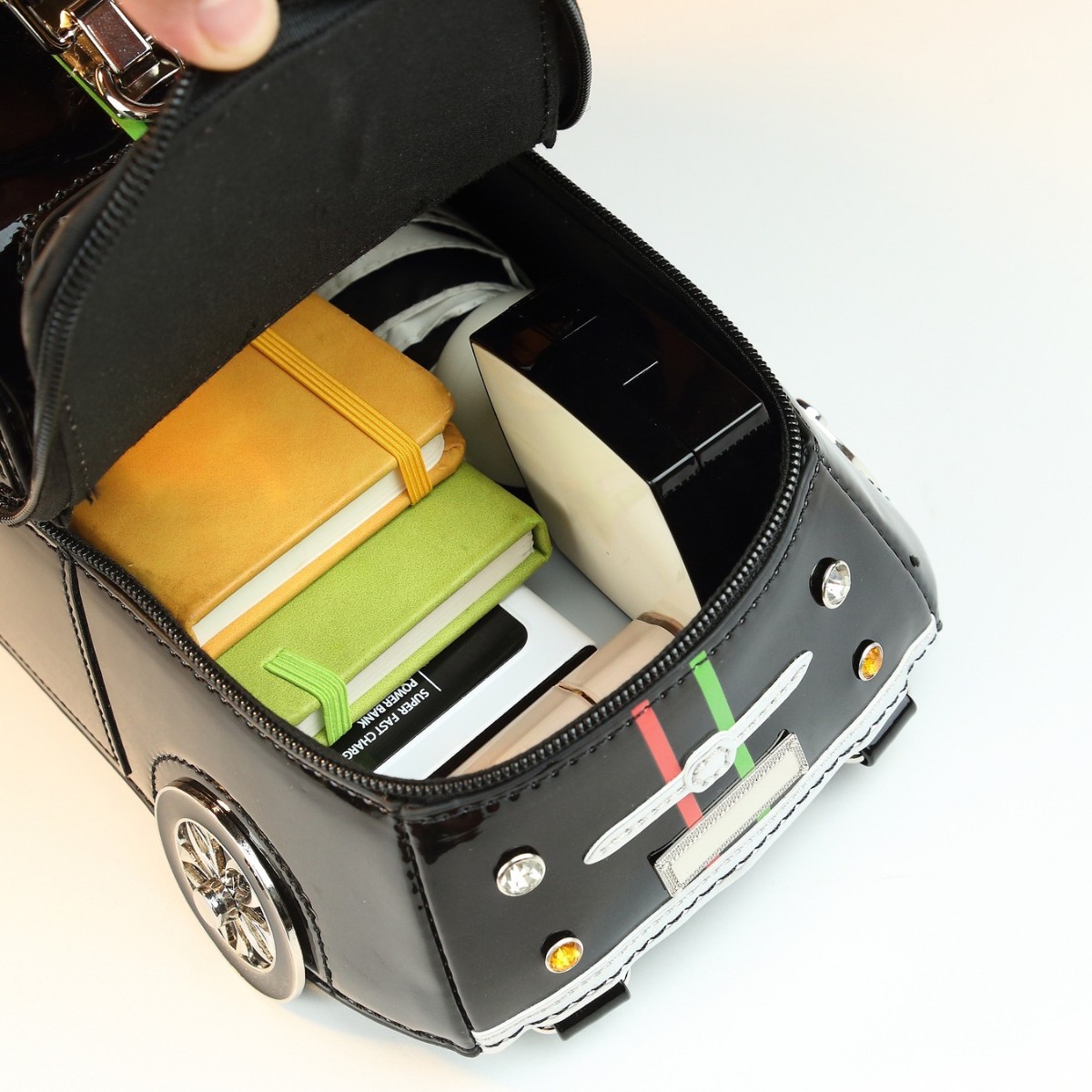 Trendy crossbodytas in de vorm van een terreinwagen, met cartoonauto-design voor dames._voghion.com