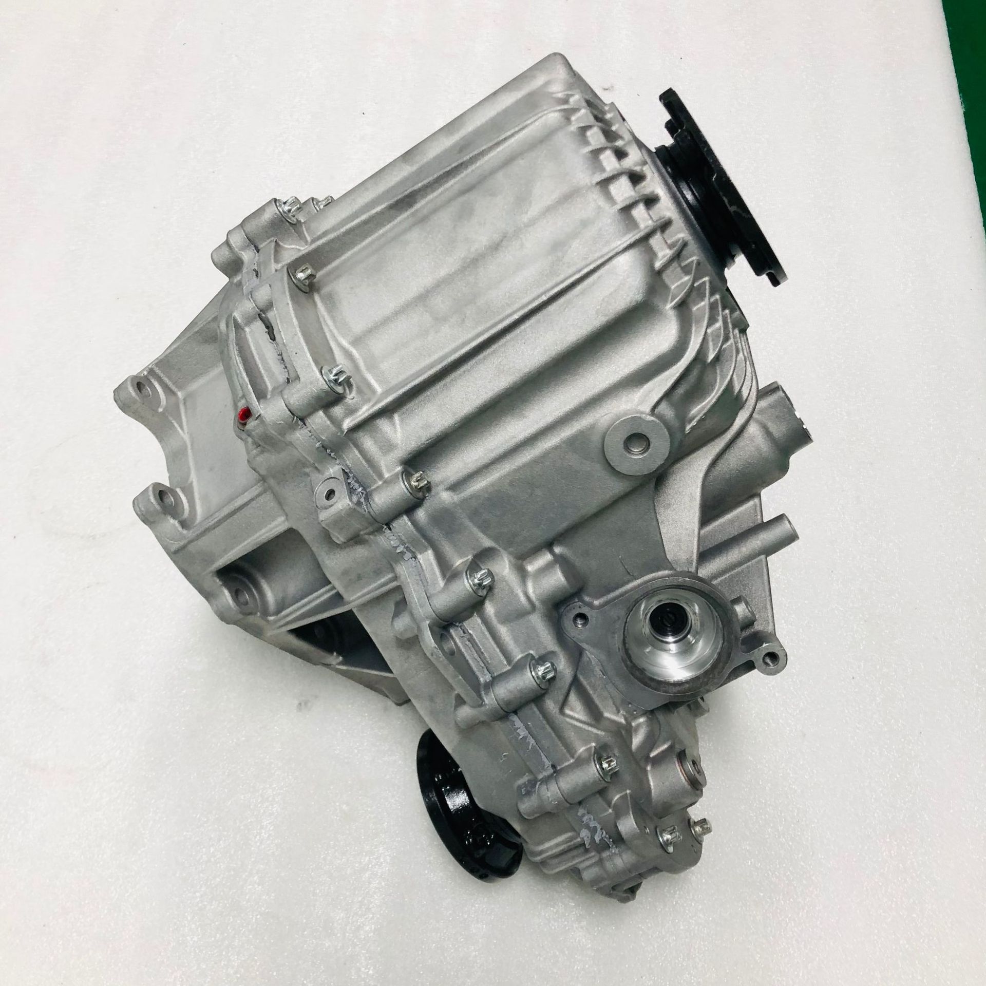 Suitable for Land Rover Range Rover Sport and Discovery 4, 8-speed transfer case assembly