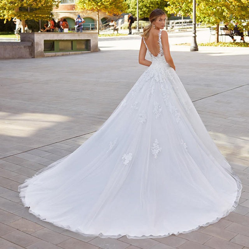 Vestido de boda europeo y americano 2022 nuevo estilo de princesa de cola de espalda descubierta, vestido de venta caliente de comercio exterior, delgado y delgado.