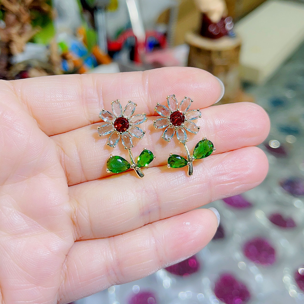 1 Pair Fashion Flower Plating Copper Zircon Drop Earrings display picture 11