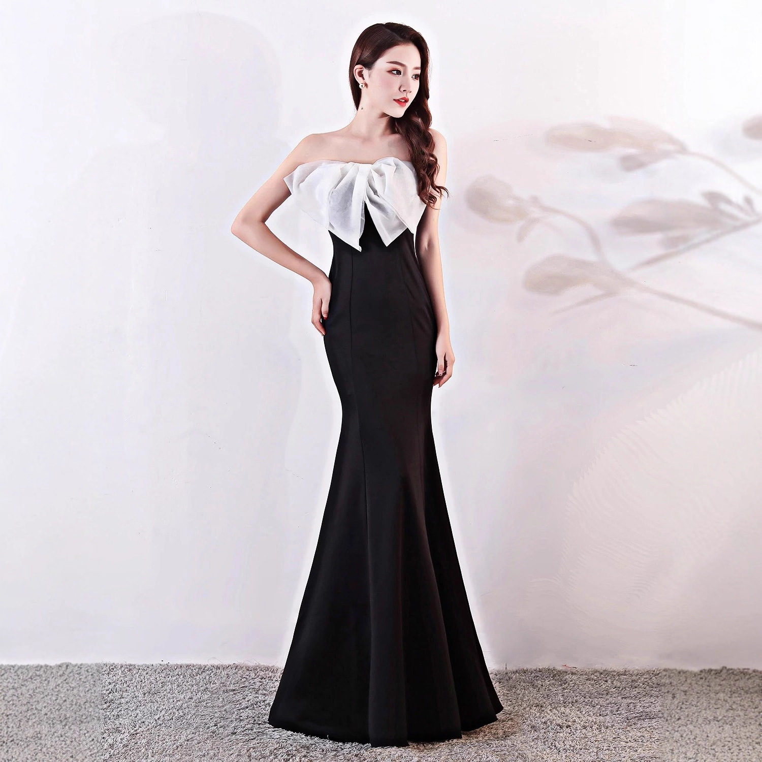 Evening Dress for Women, Classy and Noble Elegant, Banquet Celebrity Niche One-Shoulder Tube Top Slimming Look Long Fishtail Dress