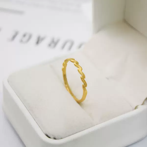 Minimalist Ins-Style Wave Ring for Women, Titanium Steel with Real Gold Plating, Niche Geometric Ring, Thin Band, Unique and High-End Feel, Tail Ring