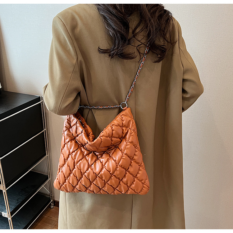 Große Gesteppte Tragetasche Für Damen Geräumige Lingge Schultertasche_voghion.com