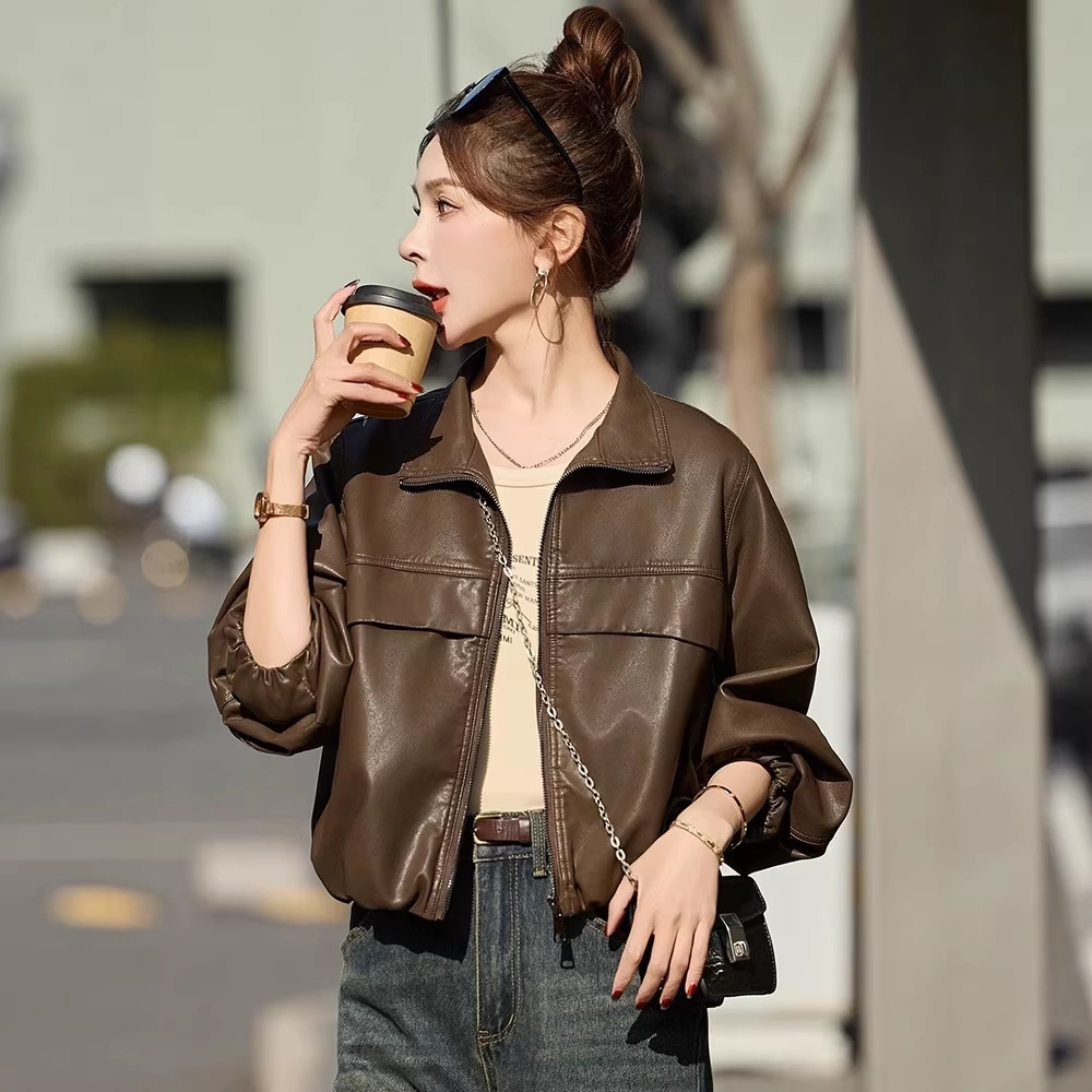 American retro leather jacket for women, new style for spring and autumn 2026, loose fit, slimming, fashionable and casual.