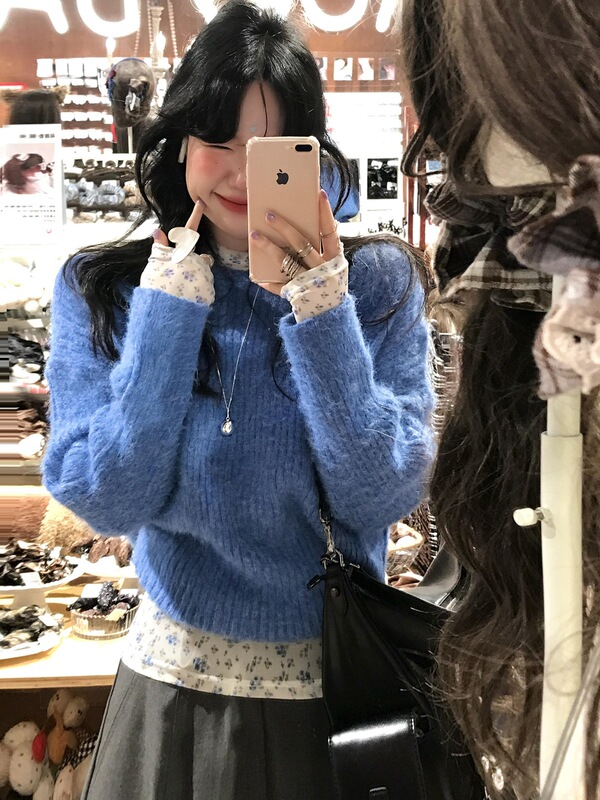 Korean-style mohair boat-neck blue sweater, new design, long-sleeved top, knitted sweater set for women Korean-style mohair boat-neck blue sweater, new design, long-sleeved top, knitted sweater set for women