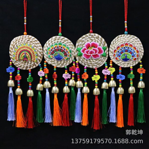Straw woven ethnic pendant drop-shaped with tassels