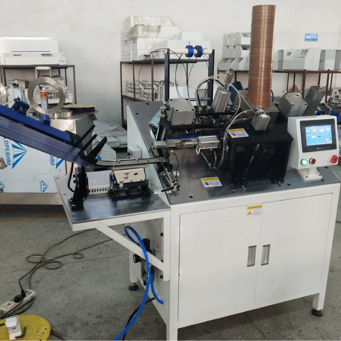 Полностью автоматическая машина для нарезания резьбы труб, машина для усадки, автоматическая машина для резки обрезки труб, машина для резки труб, машина для усадки труб с тремя головками, очень большая скидка