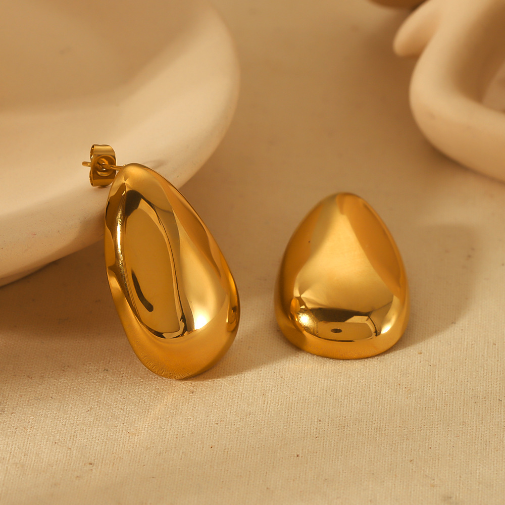 fashionable glossy earrings drop-shaped