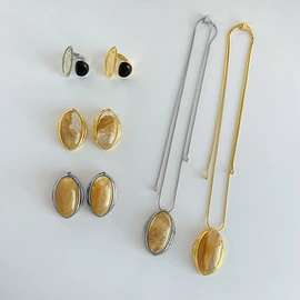 项链;耳环;耳钉