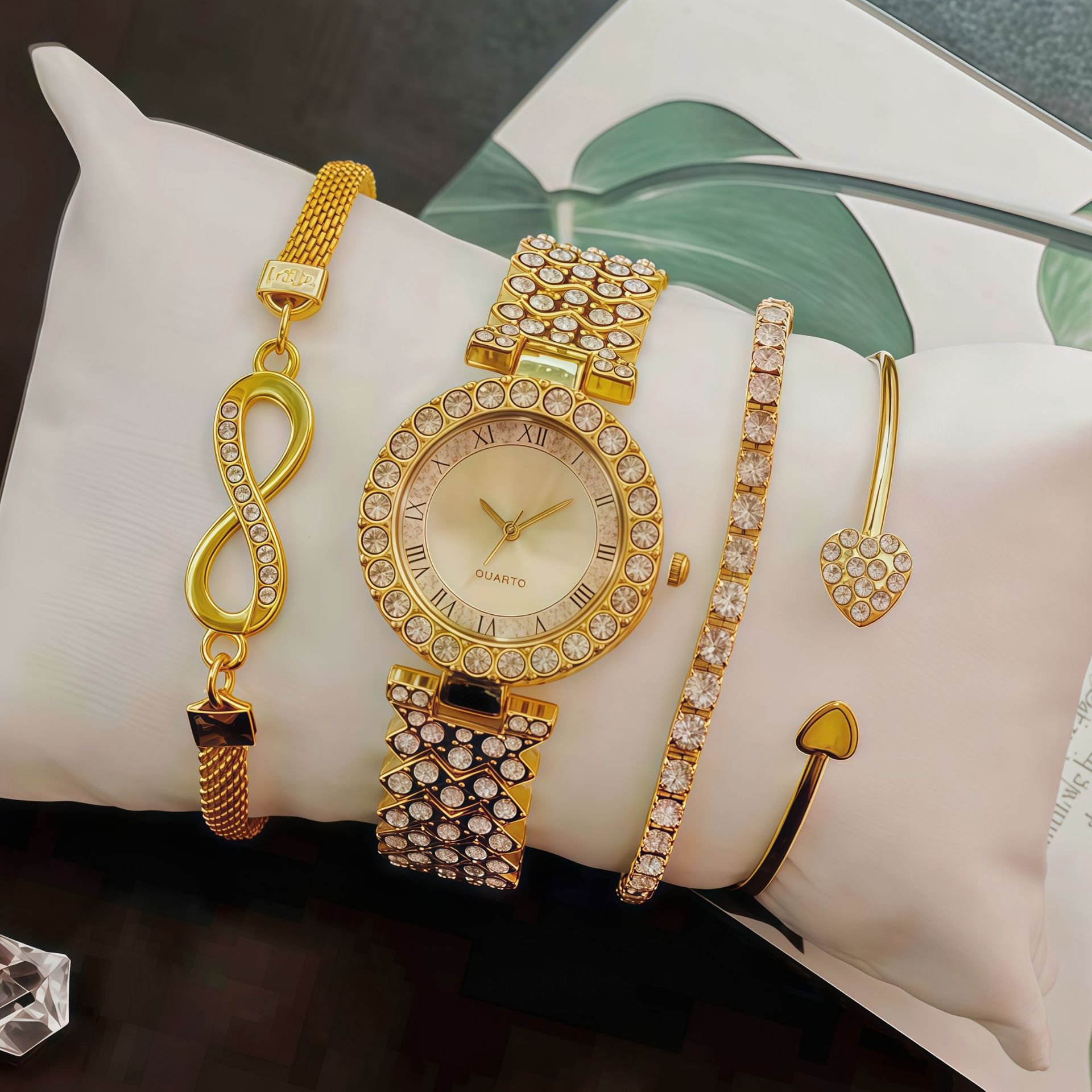 Cross-Border Popular Fashion Gold Women's Quartz Watch Trendy Jewelry Diamond Set Steel Belt Casual Women's Watch Goods