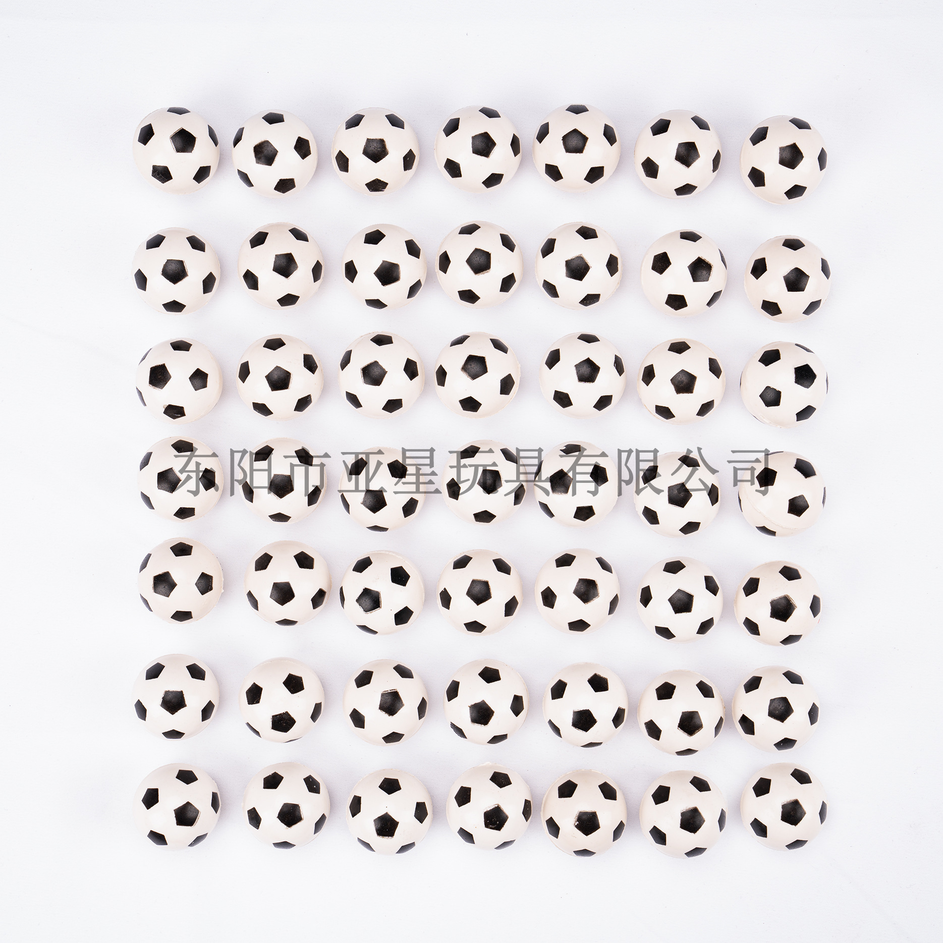 Yaxing No.32 bola elástica al por mayor un dólar máquina de torsión de huevos bola de martillo juguetes para niños barraca de goma sólida bola de salto