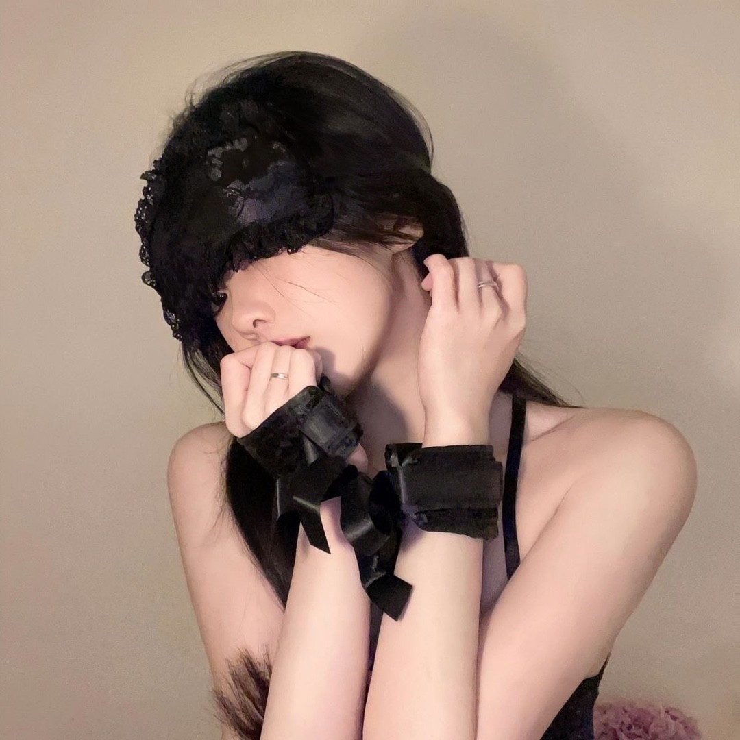 Black Lace Eye Mask with Bracelet for Couples — detail image 2