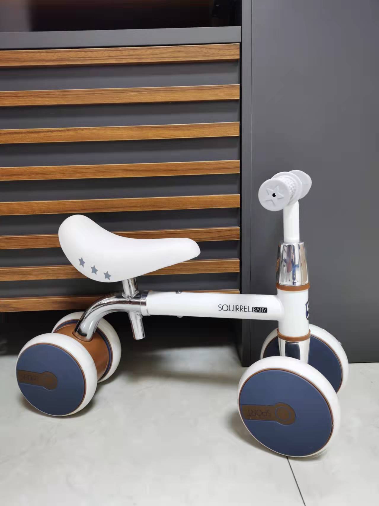 Coche de equilibrio para niños sin pedal 1-3-años de edad bebé juguete niños niño giro scooter