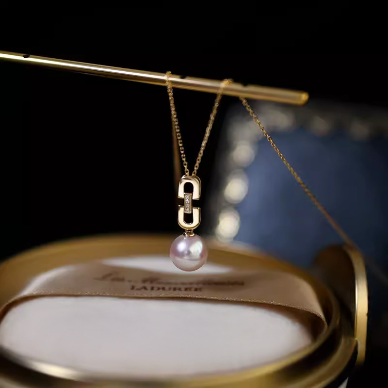 Japanese import fashionable fresh design brand pendant from pearl