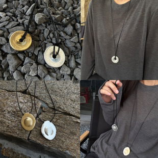 Vintage Distressed Asian Gold and Silver Safe Buckle All-match Necklace Cap Personalized Design Sense Woolen Chain