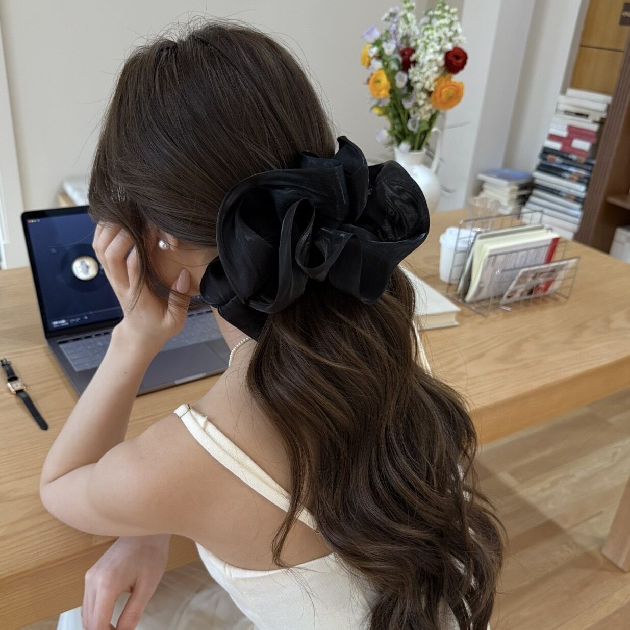 99# off-white shimmer satin extra-large pleated banana twist hair clip - 13cm