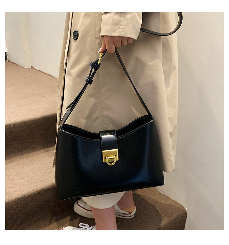 2021 New Bucket Female Bag Korean Solid Color Large-capacity Commuter Diagonal Bag display picture 127