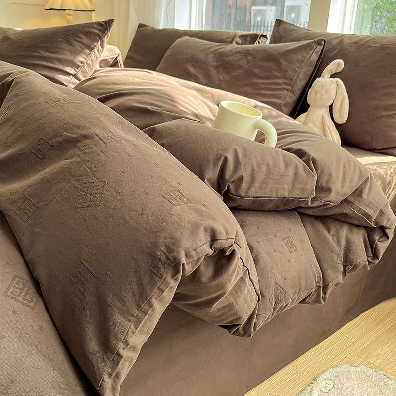 Cama de algodón Cat Man Juego de cuatro piezas de hilo de tres capas de algodón puro 2024 nuevo juego de ropa de cama de tres piezas de ropa de cama de edredón de alta calidad