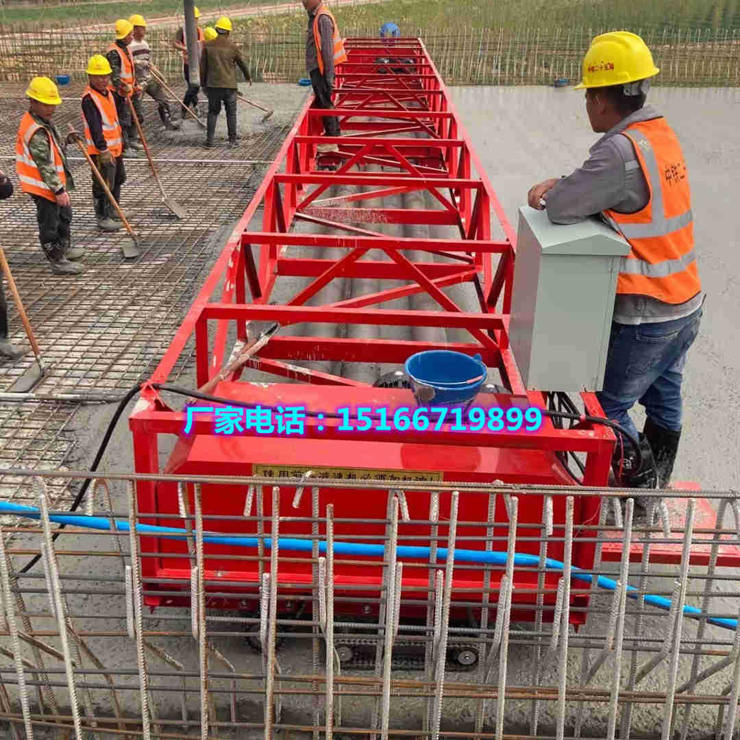 根据路面长度滚筒摊铺机城乡修路用三滚轴混凝土地面整平机