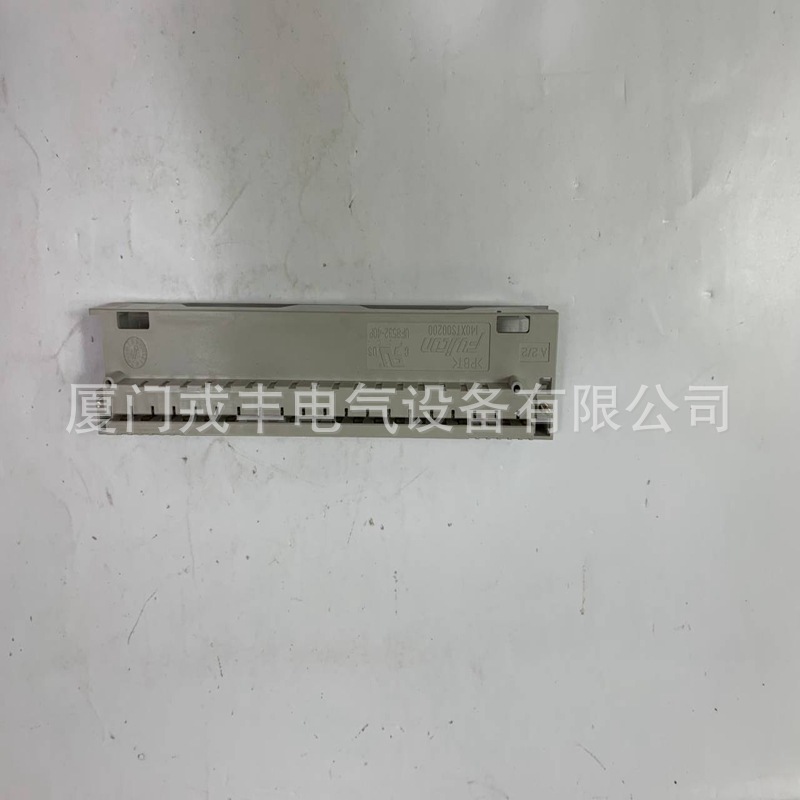 XBTGT5330     Schneider   耦合模块输出模块